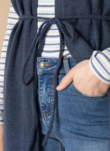 Afbeelding in Gallery-weergave laden, Tally - IVY BEAU - Vest - Blue