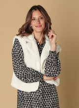 Afbeelding in Gallery-weergave laden, Saara - IVY BEAU - Gilet - Off White