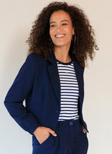 Afbeelding in Gallery-weergave laden, Vanida - IVY BEAU - Top - Off White/Night Blue