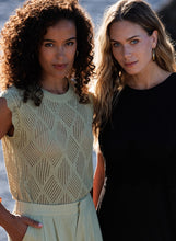 Afbeelding in Gallery-weergave laden, Christina - IVY BEAU - Top - Pistachio