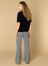 Afbeelding in Gallery-weergave laden, Eliz - IVY BEAU - Trui - Zwart