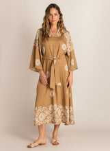 Afbeelding in Gallery-weergave laden, Carli - IVY BEAU - Jurk - Camel/Multi color