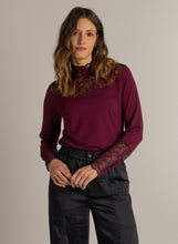 Afbeelding in Gallery-weergave laden, Marte - IVY BEAU - Shirt - Dark Wine Red