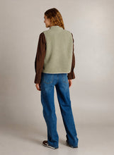 Afbeelding in Gallery-weergave laden, Kyla - IVY BEAU - Mouwloos Vestje - Smoked Green