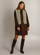 Afbeelding in Gallery-weergave laden, Kyla - IVY BEAU - Mouwloos Vestje - Smoked Green