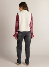 Afbeelding in Gallery-weergave laden, Moira - IVY BEAU - Vest - Off White