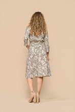 Afbeelding in Gallery-weergave laden, Julia - Mi Piace - Travelstof Jurk - Mona Florals Print Falcon - 202092