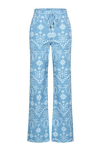 Afbeelding in Gallery-weergave laden, D-Daan - Mi Piace - Travelstof Broek - Denim Embroidery Print - 202089