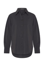 Afbeelding in Gallery-weergave laden, Maud - Mi Piace - Travelstof Blouse Oversized - Zwart - 202524