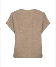 Afbeelding in Gallery-weergave laden, Sleeveless Knit Boucle - Red Button - Gilet - Latte - SRB5074
