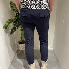 Afbeelding in Gallery-weergave laden, Anja - Mi Piace - Travelstof Broek - Navy/Donkerblauw - 202016