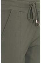 Afbeelding in Gallery-weergave laden, Danja - Mi Piace - Travelstof Broek - Deep Depth/Groen - 202134