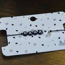 Afbeelding in Gallery-weergave laden, Armbandje Mama Zwart wit met bedeltje  Lieflabel AAAndacht