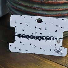Afbeelding in Gallery-weergave laden, Armbandje Peettante Zwart wit met bedeltje Lieflabel AAAndacht