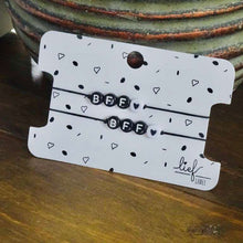 Afbeelding in Gallery-weergave laden, Armbandjes BFF Zwart wit 2 stuks Lieflabel AAAndacht
