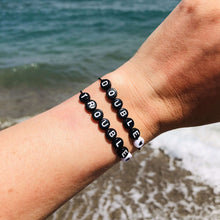 Afbeelding in Gallery-weergave laden, Armbandjes Double & Trouble Zwart wit 2 stuks Lieflabel AAAndacht