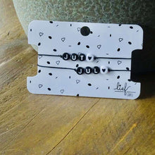 Afbeelding in Gallery-weergave laden, Armbandjes Jut & Jul Zwart wit 2 stuks Lieflabel AAAndacht