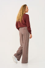 Afbeelding in Gallery-weergave laden, Diede - Mi Piace - Travelstof Broek - Small Stripe Print Mahogany - 202884