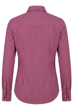 Afbeelding in Gallery-weergave laden, Patty - Mi Piace - Travelstof Blouse Bow - Small Stripe Print Magenta Purple - 202709