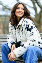 Afbeelding in Gallery-weergave laden, Esila - IVY BEAU - Jacket - Off White/Black

