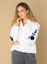 Afbeelding in Gallery-weergave laden, Eslina - IVY BEAU - Blouse - Off White
