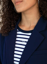 Afbeelding in Gallery-weergave laden, Vanida - IVY BEAU - Top - Off White/Night Blue