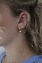 Afbeelding in Gallery-weergave laden, Heart Hoop 14K  goudkleurige Oorbellen E1799-2