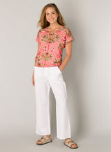 Afbeelding in Gallery-weergave laden, Clover - IVY BEAU - Shirt - Coral/Multi-Colour
