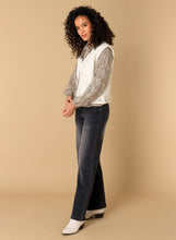Afbeelding in Gallery-weergave laden, Piper - IVY BEAU - Blouse - Off White/Multi-Colour
