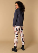 Afbeelding in Gallery-weergave laden, Pebbe - IVY BEAU - Blouse - Nearly Black
