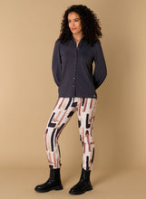 Afbeelding in Gallery-weergave laden, Pebbe - IVY BEAU - Blouse - Nearly Black
