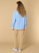 Afbeelding in Gallery-weergave laden, Eliora - IVY BEAU - Blouse - Brilliant Blue/Multi
