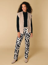 Afbeelding in Gallery-weergave laden, Runa - IVY BEAU - Gilet - Cream
