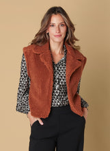 Afbeelding in Gallery-weergave laden, Saara - IVY BEAU - Gilet - Caramel
