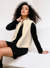Afbeelding in Gallery-weergave laden, Shery - IVY BEAU - Gilet - Off White
