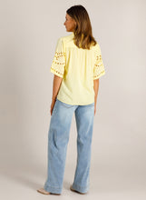 Afbeelding in Gallery-weergave laden, Vie - IVY BEAU - Blouse - Wax Yellow
