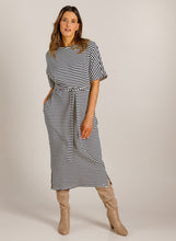 Afbeelding in Gallery-weergave laden, Vivi - IVY BEAU - Jurk - Off White/Night Blue