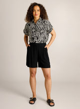 Afbeelding in Gallery-weergave laden, Cherise - IVY BEAU - Blouse - Black/White