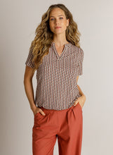 Afbeelding in Gallery-weergave laden, Daantje - IVY BEAU - Shirt - Kit/Multi-Colour