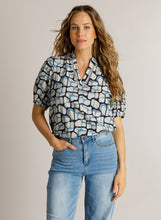 Afbeelding in Gallery-weergave laden, Dianthe - IVY BEAU - Blouse - Kit/Multi-Colour