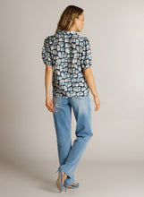 Afbeelding in Gallery-weergave laden, Dianthe - IVY BEAU - Blouse - Kit/Multi-Colour