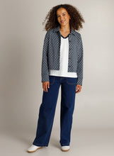 Afbeelding in Gallery-weergave laden, Hifa - IVY BEAU - Jacket - Dark Blue/Multi color