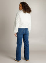 Afbeelding in Gallery-weergave laden, Hillie - IVY BEAU - Jacket - Off White
