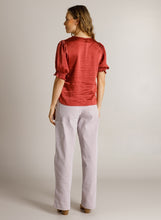 Afbeelding in Gallery-weergave laden, Doreen - IVY BEAU - Shirt - Barn Red