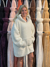 Afbeelding in Gallery-weergave laden, Hoodie - Teddy - Offwhite
