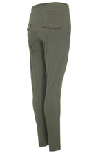 Afbeelding in Gallery-weergave laden, Danja - Mi Piace - Travelstof Broek - Deep Depth/Groen - 202134
