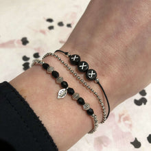 Afbeelding in Gallery-weergave laden, Armbandje XXX Zwart wit  Lieflabel AAAndacht
