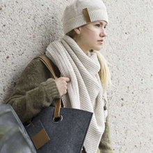 Afbeelding in Gallery-weergave laden, Coco Omslagdoek Beige Omslagdoek Knit Factory AAAndacht
