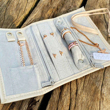 Afbeelding in Gallery-weergave laden, Travel pouch - iXXXi Collection Box iXXXi AAAndacht
